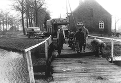 Nol-Wijnenhuis-met-brug